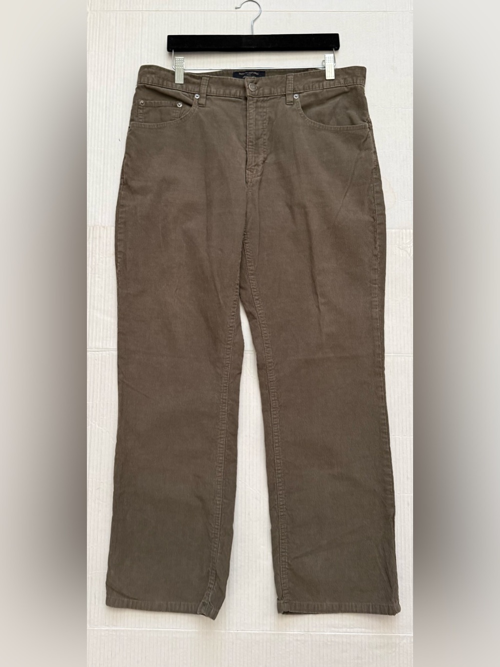 Banana Republic Oregano Green Corduroy Pants Size 36x30 Straight Leg Academia